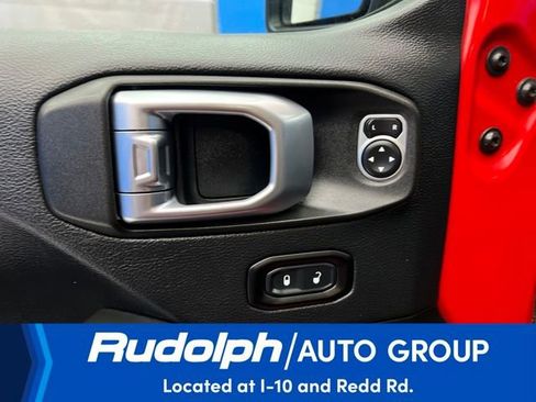 Used 2019 Jeep Wrangler Unlimited Sahara AWD/4WD image 15