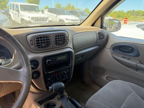 Used 2004 Chevrolet TrailBlazer LS w/ LS Preferred Equipment Group AWD/4WD image 26