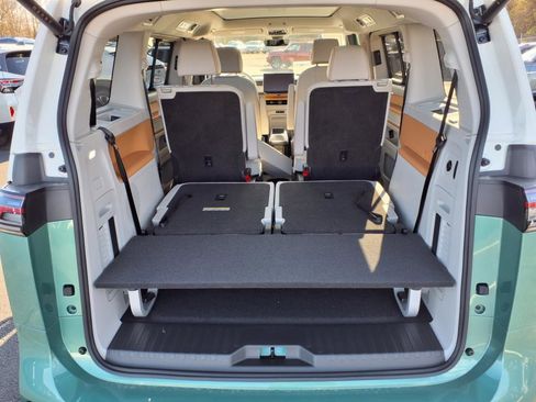 New 2025 Volkswagen ID. Buzz 1st Edition image 11