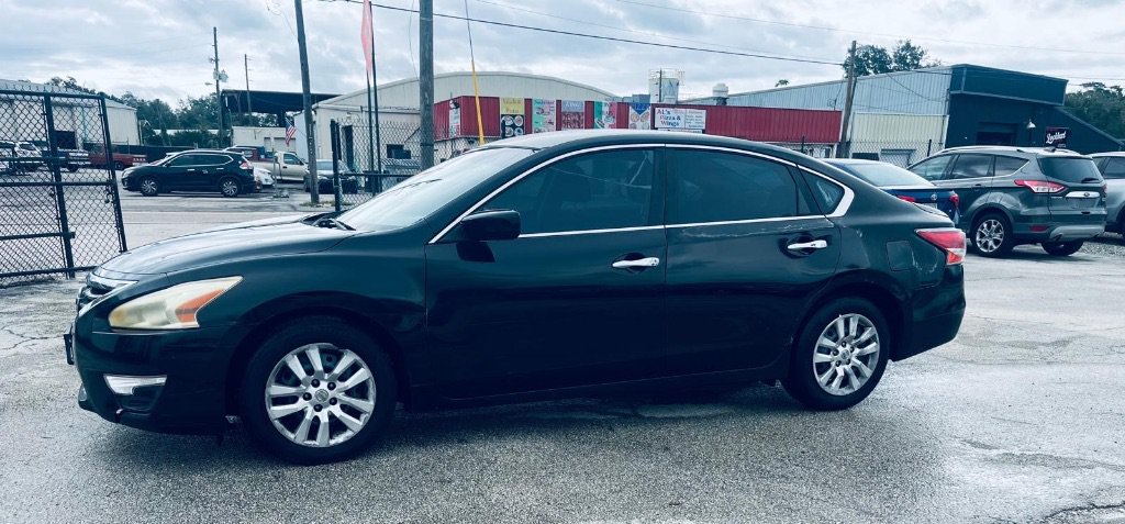 Used 2014 Nissan Altima 2.5 S w/ Display Audio Package FWD image 9
