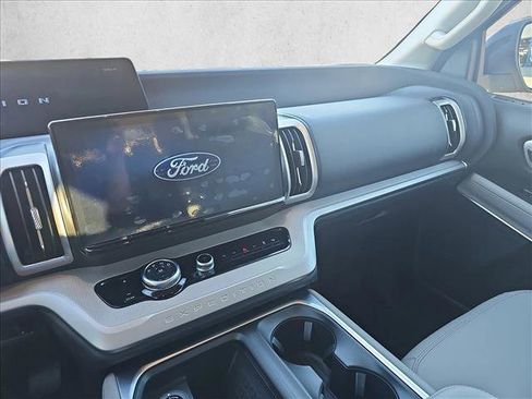 New 2025 Ford Expedition Active image 14