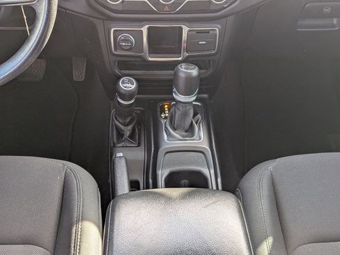 Used 2021 Jeep Wrangler Unlimited Sport image 18