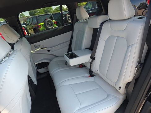 New 2026 Jeep Cherokee Limited AWD/4WD image 14