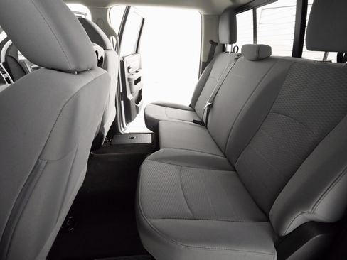 Used 2017 RAM 1500 Classic SLT w/ SLT Plus D￩cor Group image 27