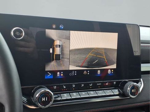 Used 2023 Chevrolet Colorado Z71 w/ Z71 Convenience Package 2 image 13