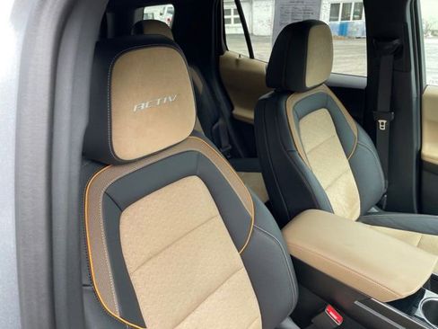 Used 2025 Chevrolet Equinox ACTIV w/ Safety and Technology Package AWD/4WD image 32