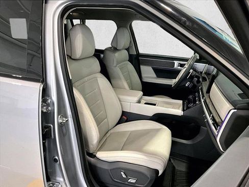 Used 2024 Hyundai Santa Fe Calligraphy FWD image 9