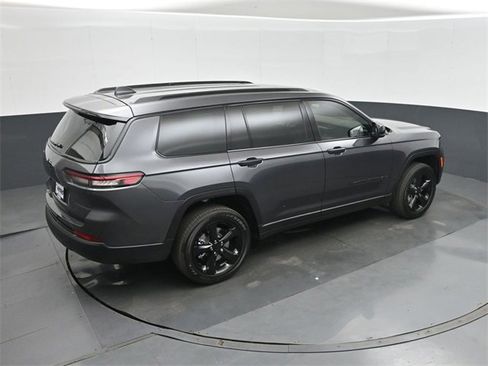 New 2025 Jeep Grand Cherokee L Altitude image 35