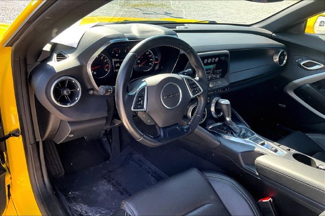 Used 2018 Chevrolet Camaro LT RWD image 11