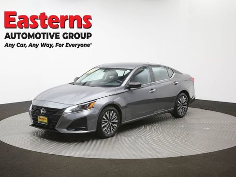 Used 2025 Nissan Altima 2.5 SV FWD image 55