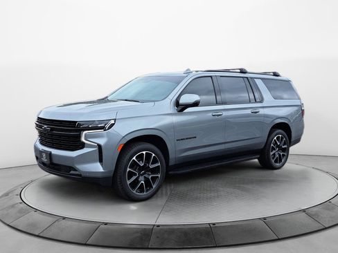 Used 2023 Chevrolet Suburban RST w/ Luxury Package AWD/4WD image 3