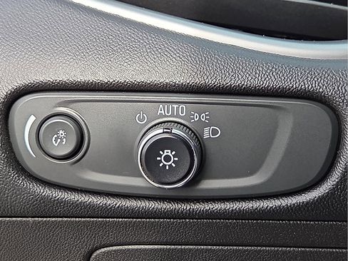 Used 2022 Chevrolet Malibu LS image 21