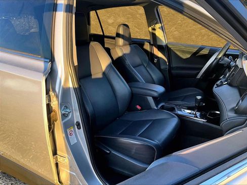 Used 2016 Toyota RAV4 Limited w/ Advanced Technology Package image 7