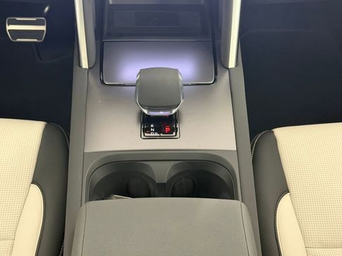 Used 2026 Land Rover Discovery Sport Landmark image 19