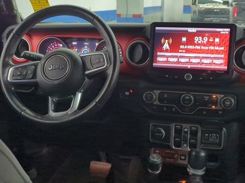 Used 2018 Jeep Wrangler Unlimited Rubicon AWD/4WD image 30