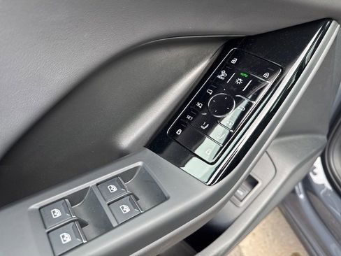 Used 2025 Audi Q6 e-tron Premium Plus w/ Premium Plus image 11