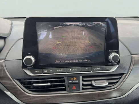 Used 2024 Nissan Altima 2.5 SV FWD image 26