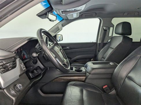 Used 2017 Chevrolet Suburban LT image 10