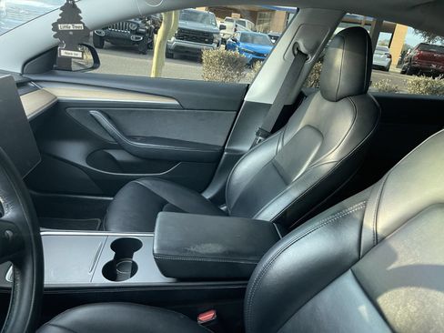 Used 2021 Tesla Model 3 Standard Range Plus RWD image 9