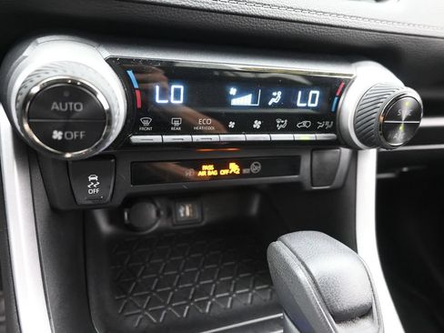 Used 2023 Toyota RAV4 LE AWD/4WD image 20
