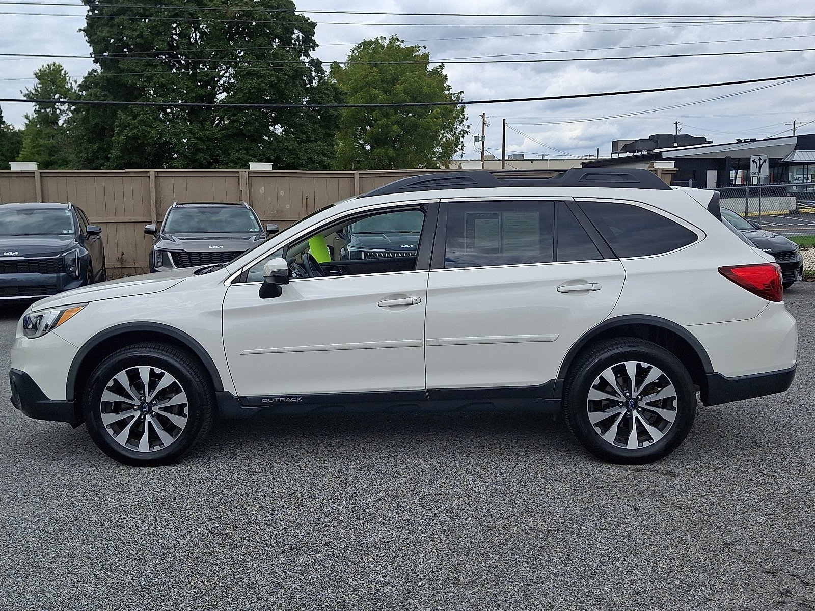 Used 2017 Subaru Outback 2.5i Limited AWD/4WD image 7