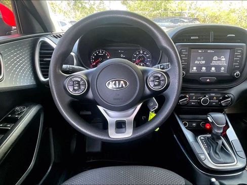 Used 2020 Kia Soul LX FWD image 7
