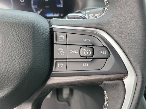 New 2025 Jeep Grand Cherokee Limited w/ Trailer Tow Package image 14