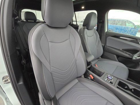 New 2026 Volkswagen Tiguan SE R-Line AWD/4WD image 13