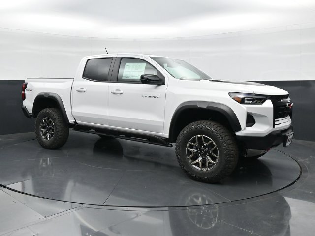 New 2026 Chevrolet Colorado ZR2 w/ Technology Package AWD/4WD image 4