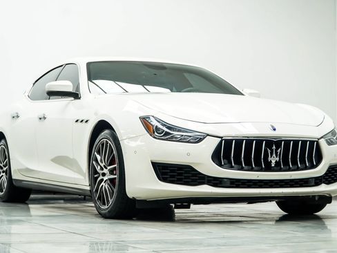 Used 2019 Maserati Ghibli S Q4 AWD/4WD image 4