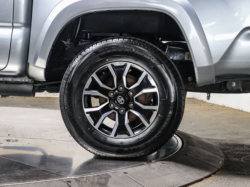 Certified 2022 Toyota Tacoma TRD Sport w/ TRD Premium Sport Package AWD/4WD image 10