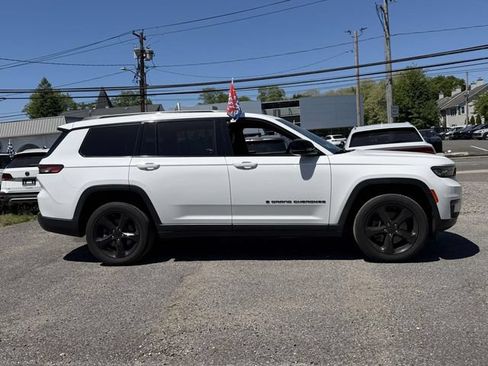 Used 2023 Jeep Grand Cherokee L Laredo AWD/4WD image 5