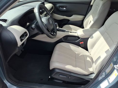 Certified 2024 Honda HR-V EX-L image 11