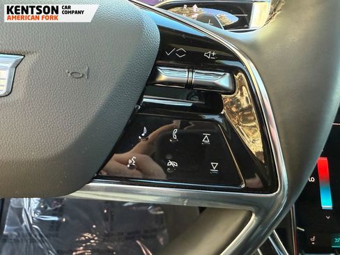 Used 2025 Cadillac Escalade ESV Sport image 21