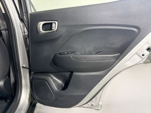 Used 2026 Hyundai Venue SE FWD image 27