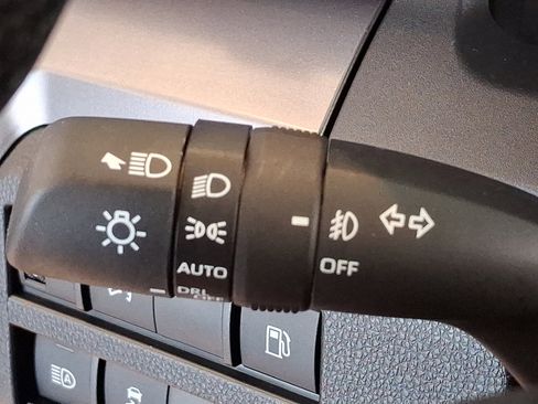 Used 2025 Toyota 4Runner SR5 AWD/4WD image 24
