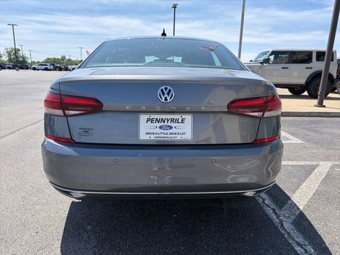 Used 2020 Volkswagen Passat 2.0T SEL FWD image 6