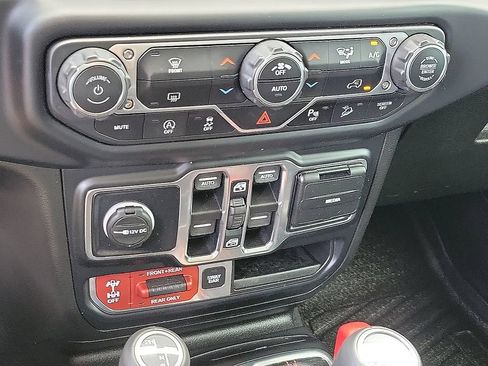 Used 2019 Jeep Wrangler Unlimited Rubicon w/ Safety Group AWD/4WD image 16