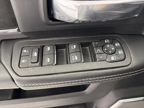 New 2026 RAM 3500 Laramie AWD/4WD image 19