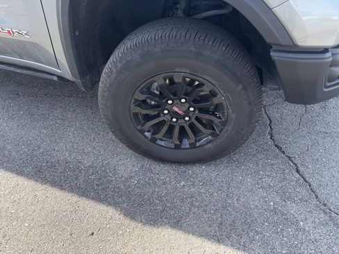 Used 2023 GMC Sierra 1500 AT4X image 5