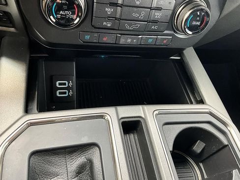 Used 2017 Ford F150 Raptor w/ Equipment Group 802A Luxury AWD/4WD image 24