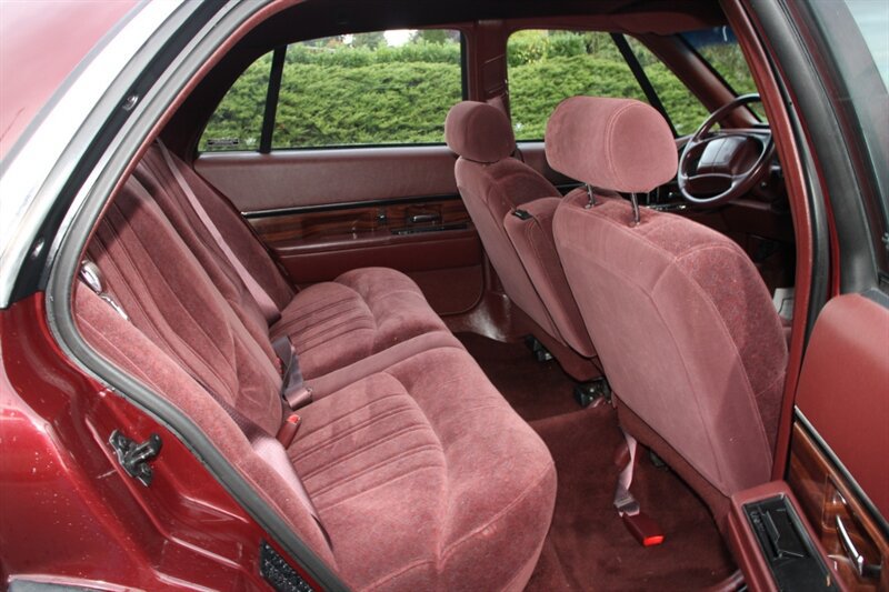 Used 1997 Buick Le Sabre Custom FWD image 6