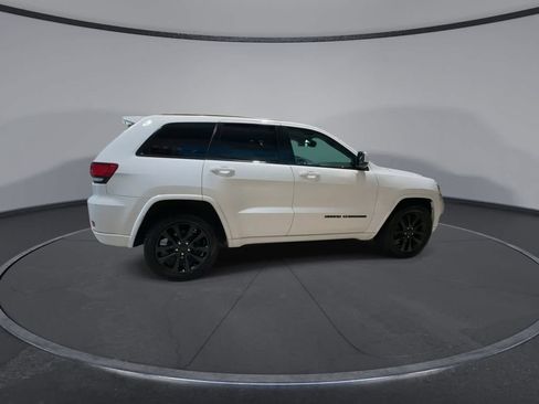 Used 2019 Jeep Grand Cherokee Altitude AWD/4WD image 16