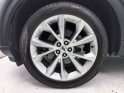 Used 2023 Ford Explorer Platinum w/ Technology Package AWD/4WD image 14