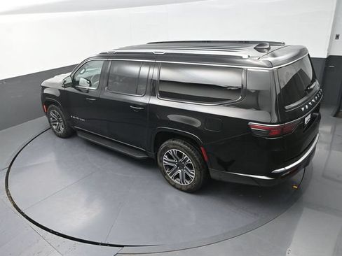 Used 2024 Jeep Wagoneer L Series II w/ Flexible Seating Group AWD/4WD image 15