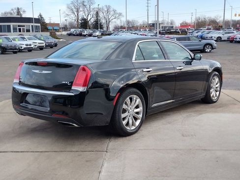 Used 2017 Chrysler 300 C w/ Safetytec Group II image 16