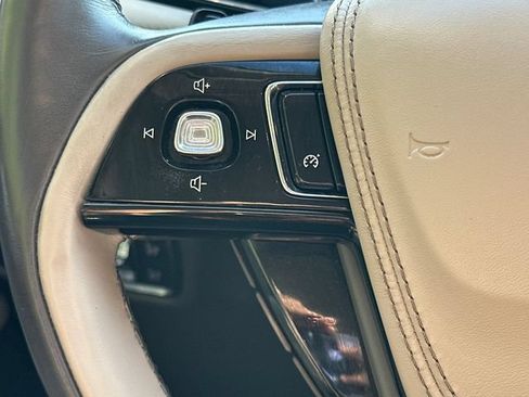 Used 2020 Lincoln Aviator Reserve w/ Elements Package Plus AWD/4WD image 29