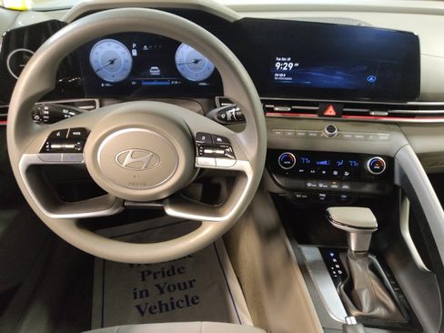 Used 2024 Hyundai Elantra SEL image 22