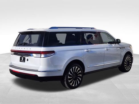 Certified 2022 Lincoln Navigator L Black Label image 10