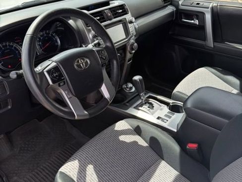 Used 2017 Toyota 4Runner SR5 AWD/4WD image 17